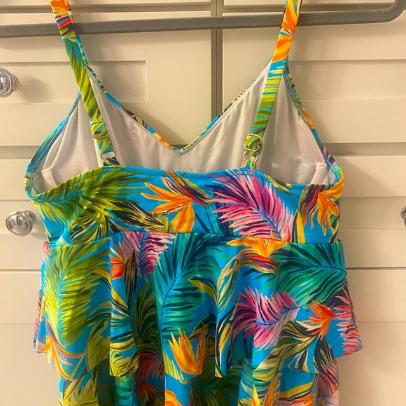 Swim suit top tropical pattern size 12 - Picture 2 of 4